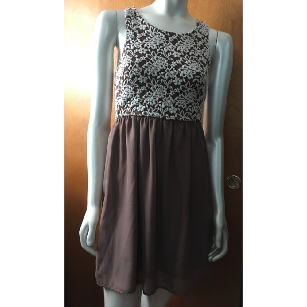 Rue 21 sleeveless lace dress